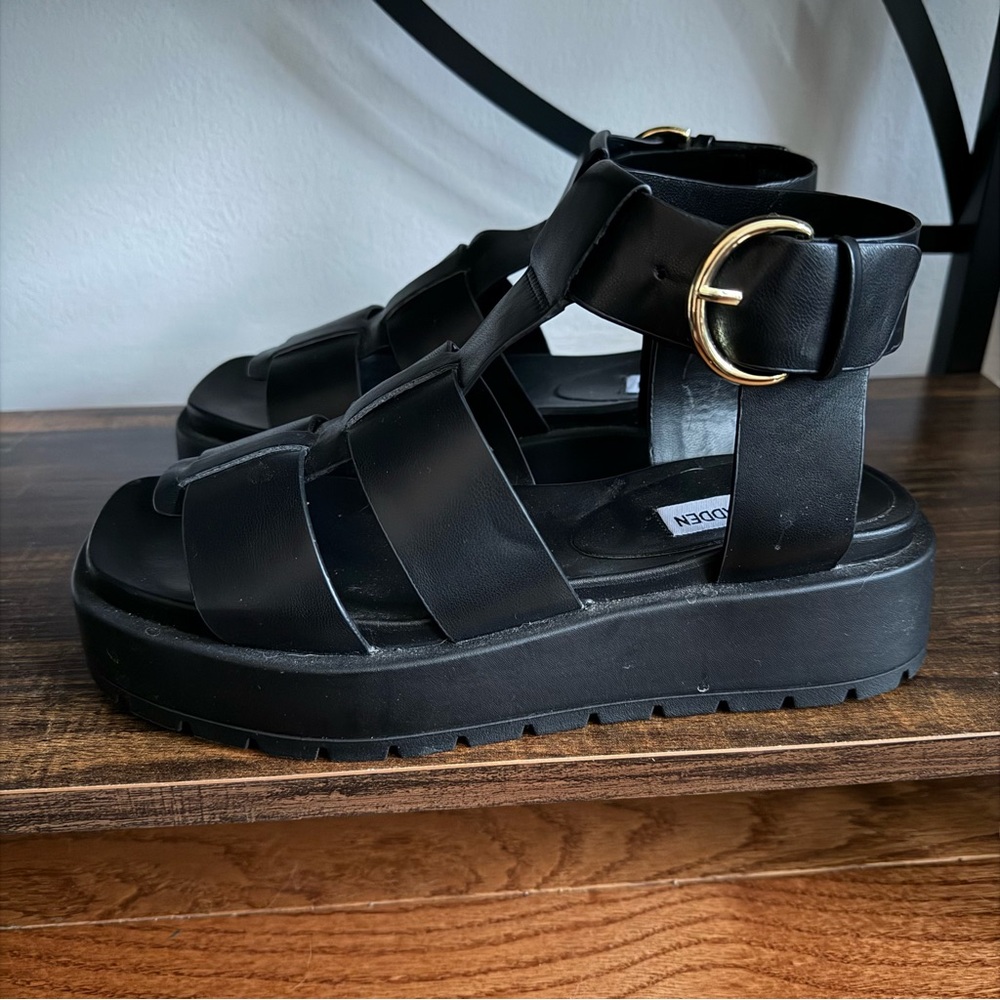Steve Madden Black Sandals with Gold Buckle - Picture 2 of 5